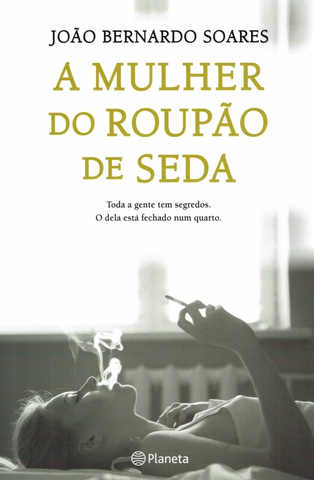 MULHER DO ROUPÃO DE SEDA