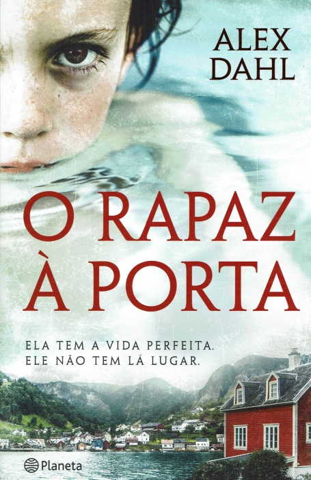 RAPAZ A PORTA