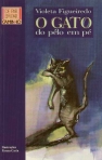 GATO DO PELO EM PE
