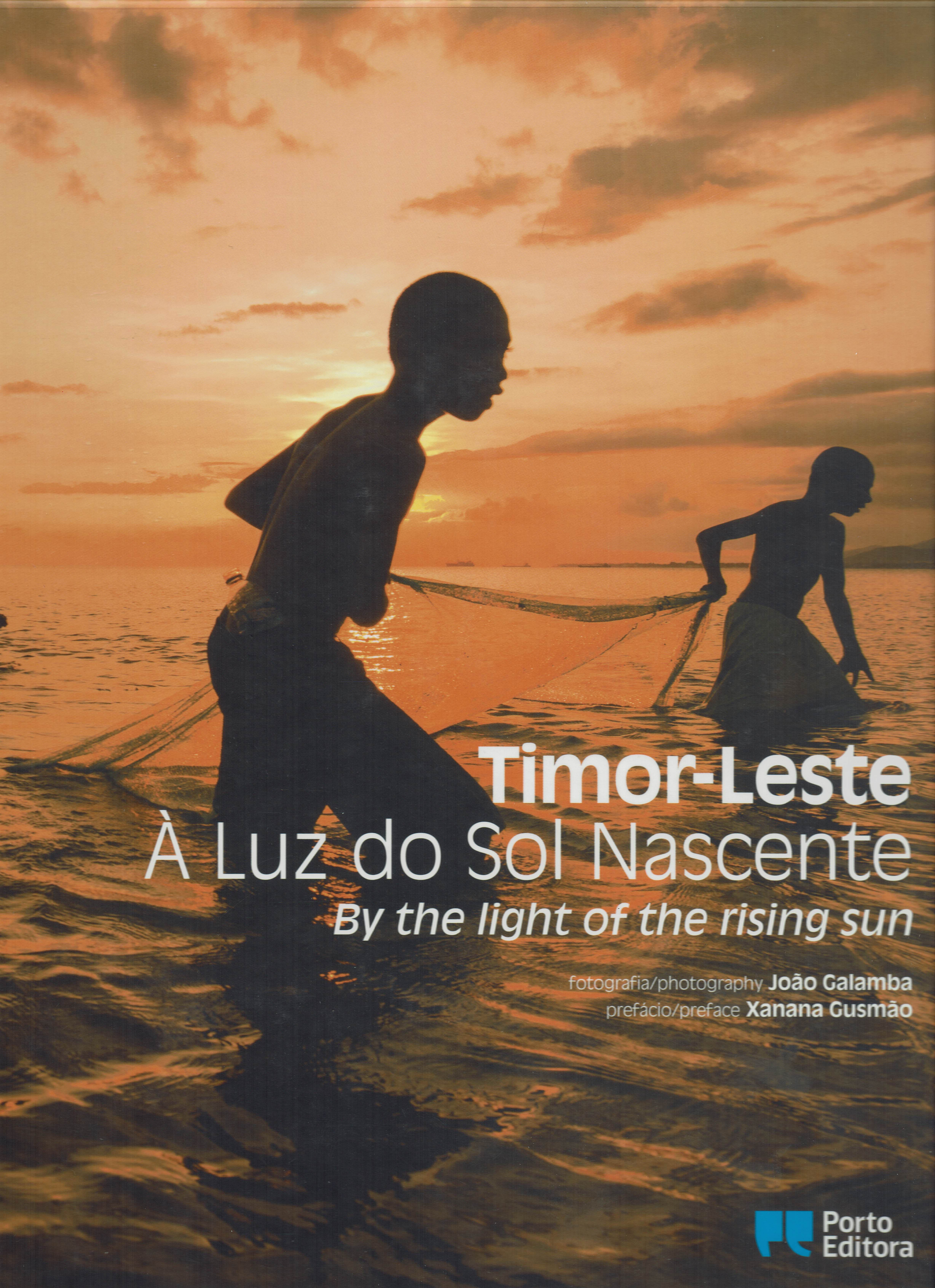04949.10 - TIMOR-LESTE - A LUZ DO SOL NASCENTE - By the light of the rising sun
