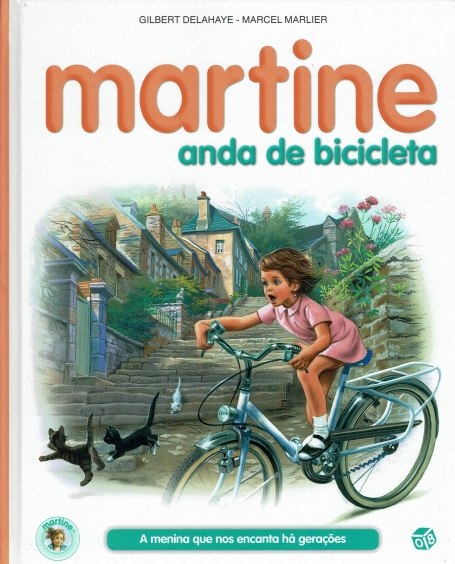 MARTINE ANDA DE BICICLETA 32